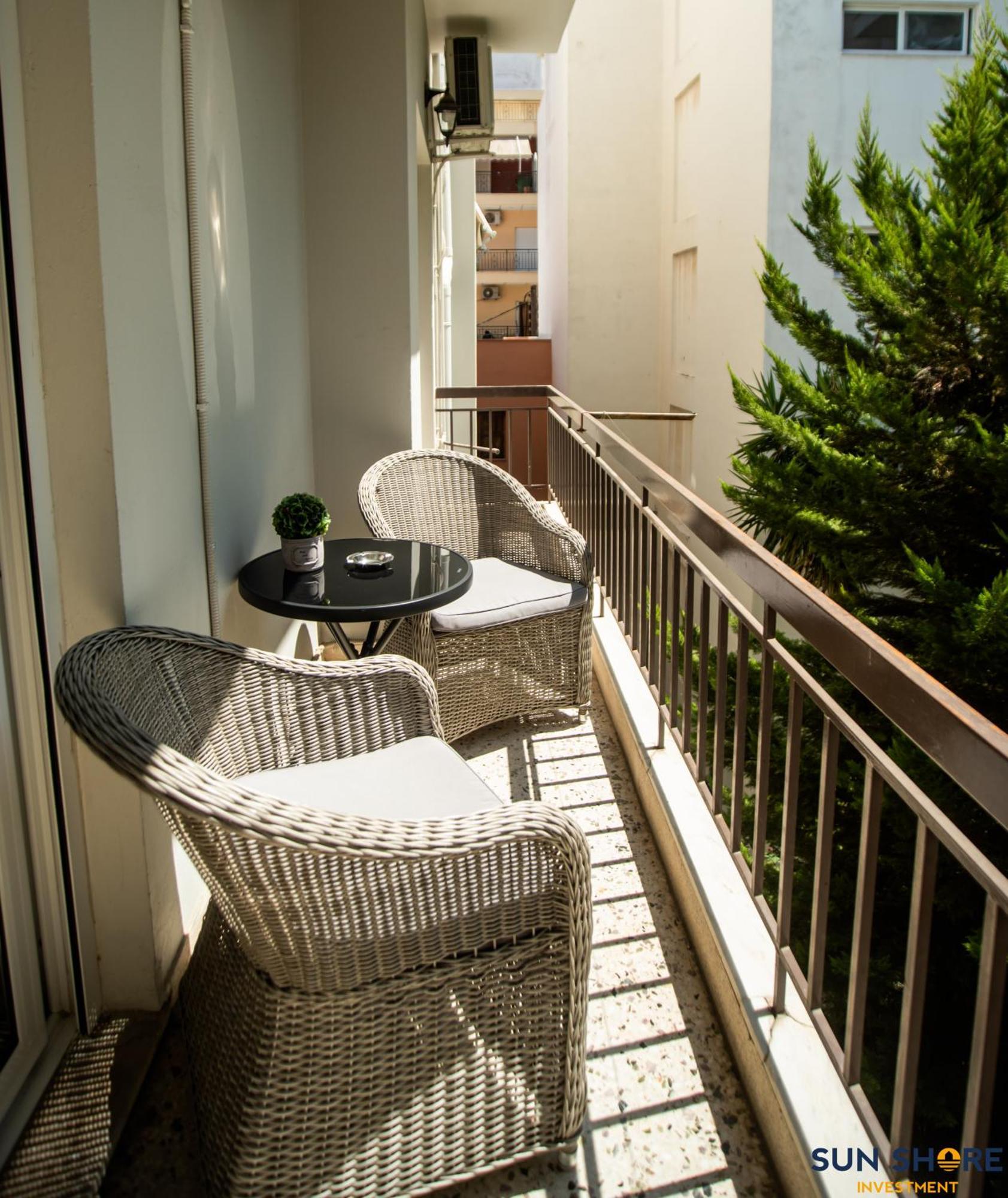 Explore Greece From Comfortable City Centre Apartment Chalkís 외부 사진
